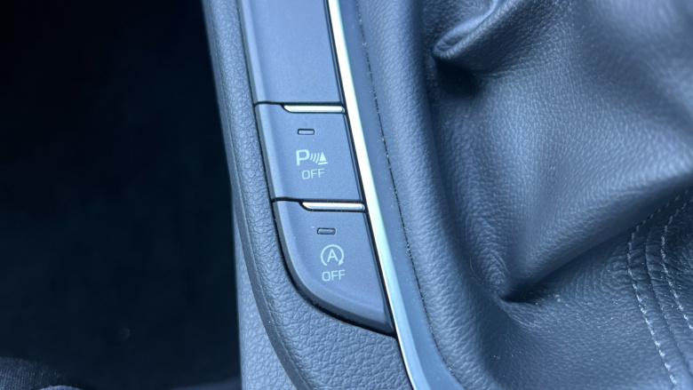 Hyundai I30 Fastback 1.4T GDI SE Nav 5dr Petrol Hatchback